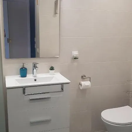 APARTAMENTO con VISTAS para 3 PERSONAS en el CENTRO Torremolinos